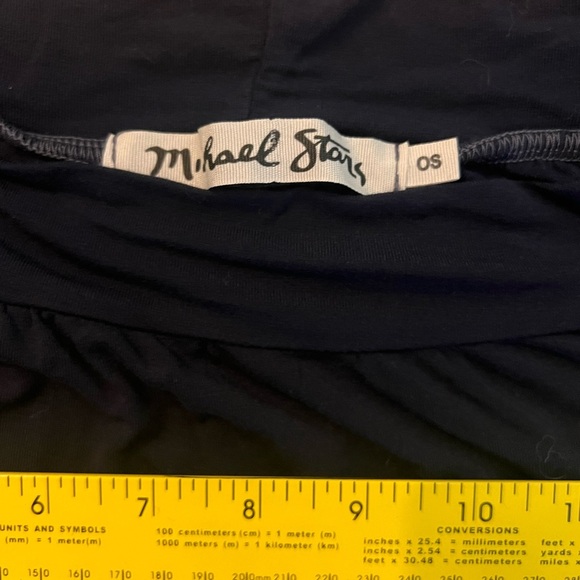 Michael Stars Dark Navy Off-Shoulder Tee – One Size - Picture 4 of 7